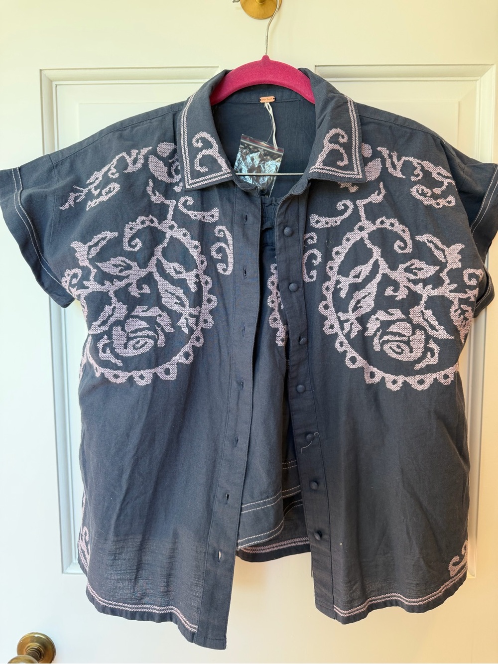 FREE PEOPLE Short-Sleeve Embroidered shirt and shorts NWOT size XS